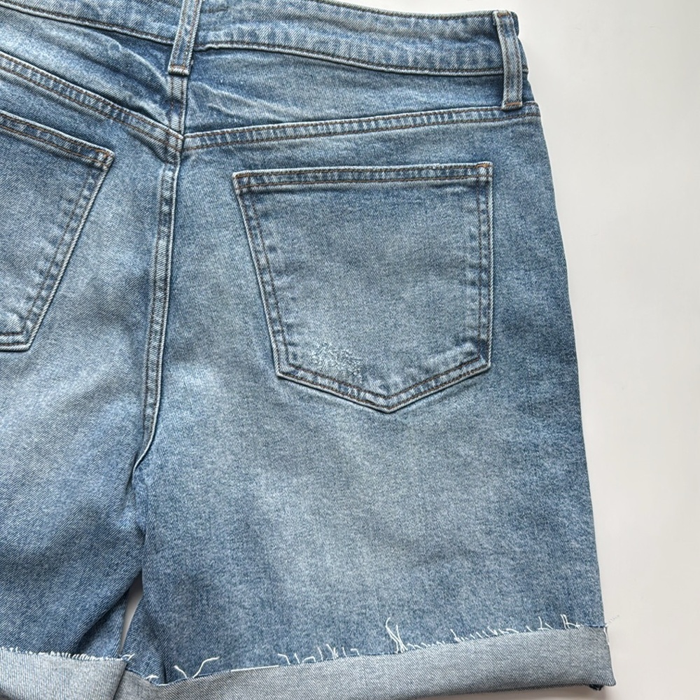 Kut from the Kloth Hailey Bermuda Shorts - Picture 11 of 15